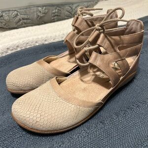 Naot made in Israel Kata Sandals